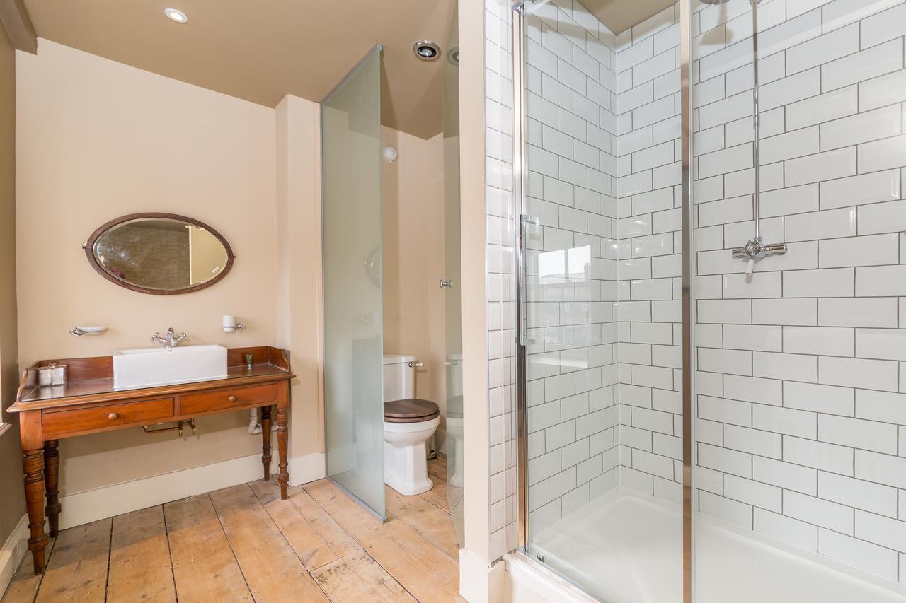 The Bull Hotel Olney ภายนอก รูปภาพ